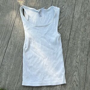 Divided h and m white tank xs